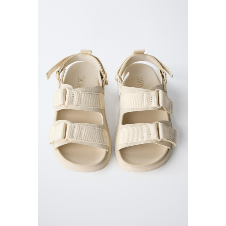 САНДАЛИИ С РЕМЕШКАМИ