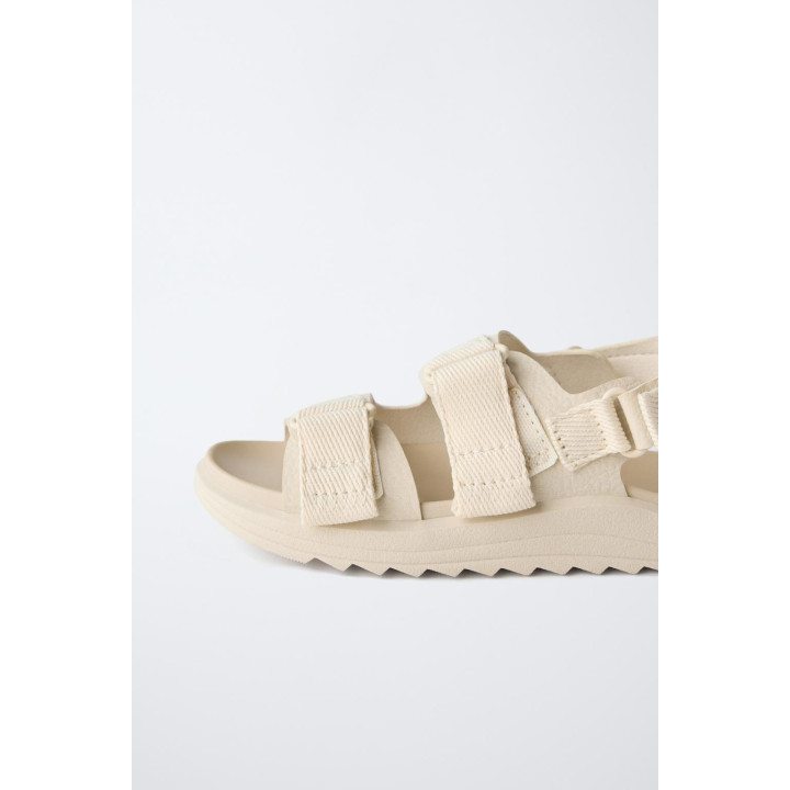 САНДАЛИИ С РЕМЕШКАМИ