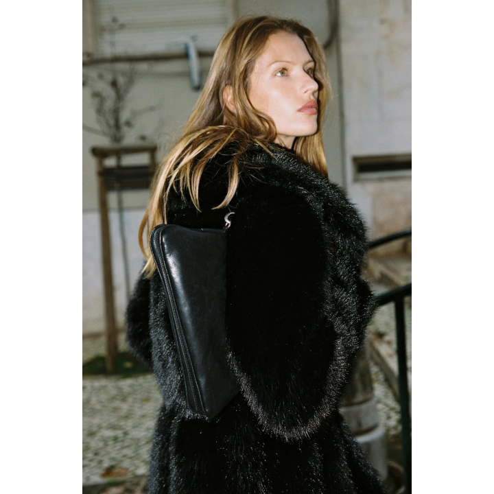 УДЛИНЕННАЯ СУМКА ЧЕРЕЗ ПЛЕЧО