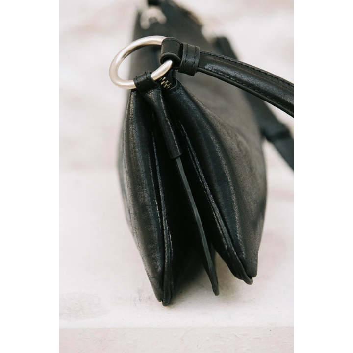 УДЛИНЕННАЯ СУМКА ЧЕРЕЗ ПЛЕЧО