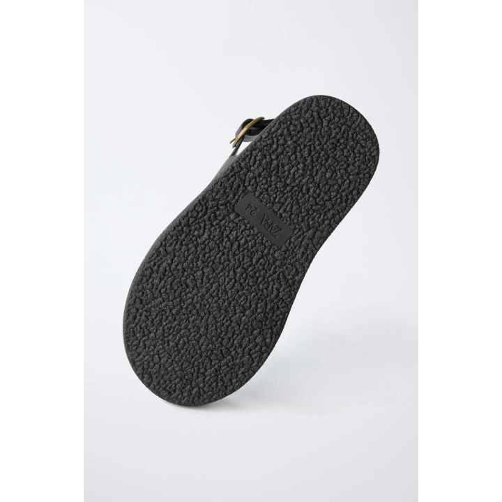 БОСОНОЖКИ С РЕМЕШКАМИ