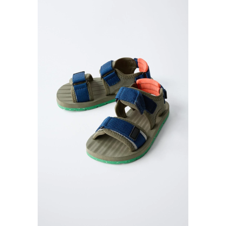 ТЕХНОЛОГИЧНЫЕ ЦВЕТНЫЕ САНДАЛИИ