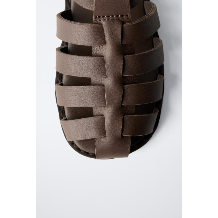 КОЖАНЫЕ САНДАЛИИ С ПРЯЖКОЙ