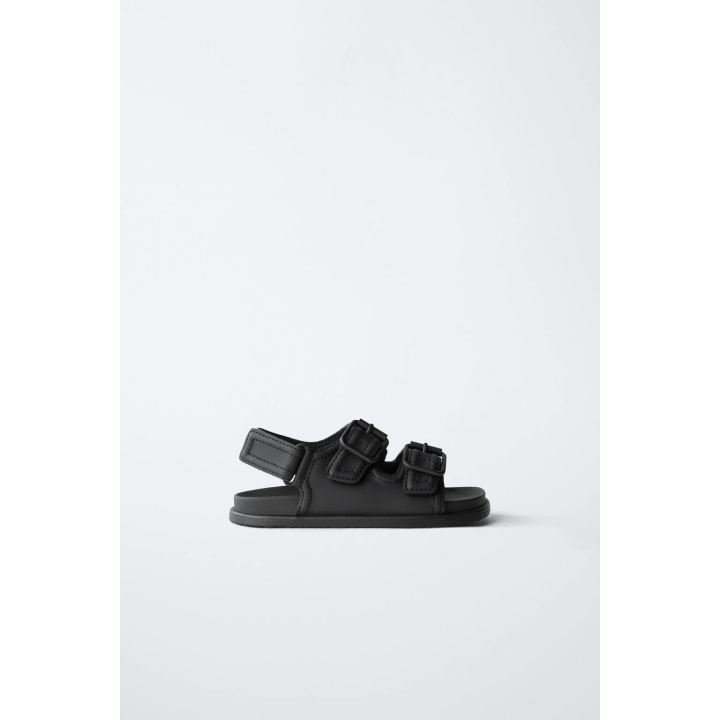 САНДАЛИИ С ПРЯЖКАМИ