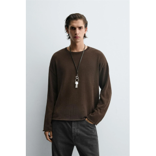 ТРИКОТАЖНЫЙ СВИТЕР С РЕЛЬЕФНОЙ ТЕКСТУРОЙ И ОТДЕЛКОЙ