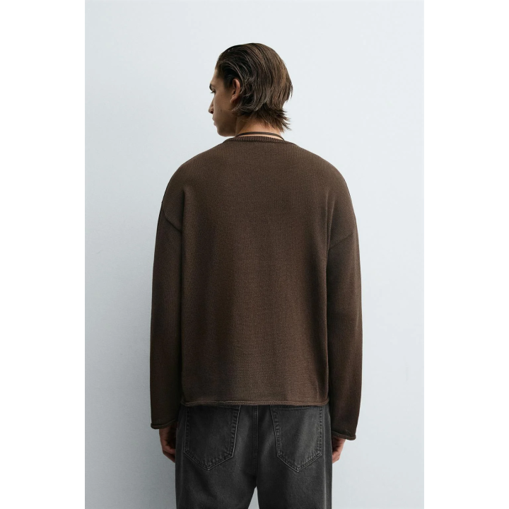 ТРИКОТАЖНЫЙ СВИТЕР С РЕЛЬЕФНОЙ ТЕКСТУРОЙ И ОТДЕЛКОЙ