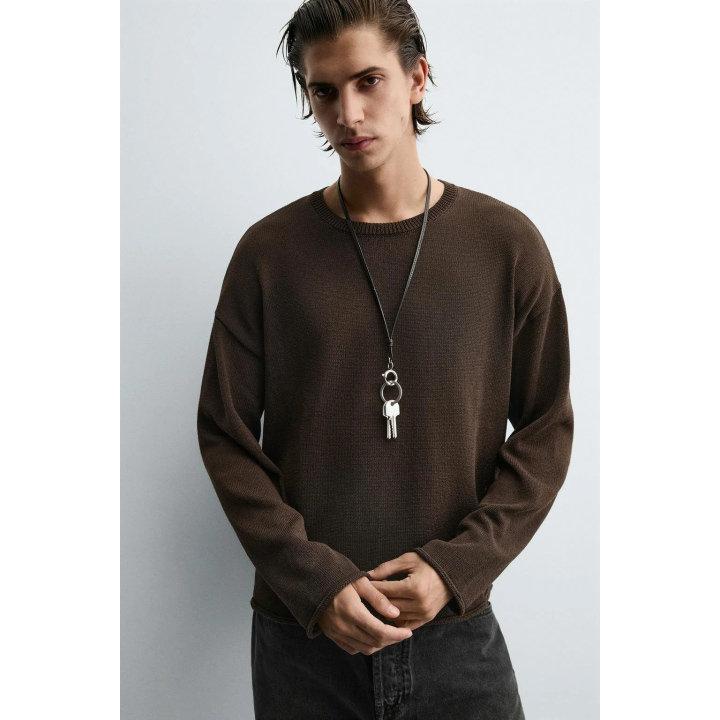 ТРИКОТАЖНЫЙ СВИТЕР С РЕЛЬЕФНОЙ ТЕКСТУРОЙ И ОТДЕЛКОЙ