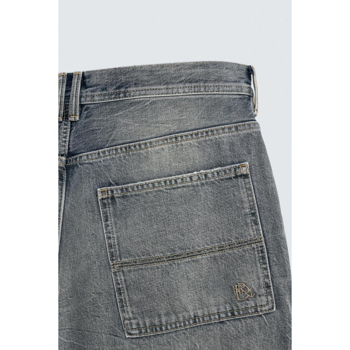 Джинсы свободного кроя