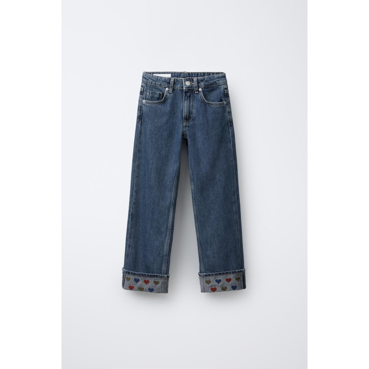 ДЖИНСЫ ПРЯМОГО КРОЯ С СЕРДЦАМИ