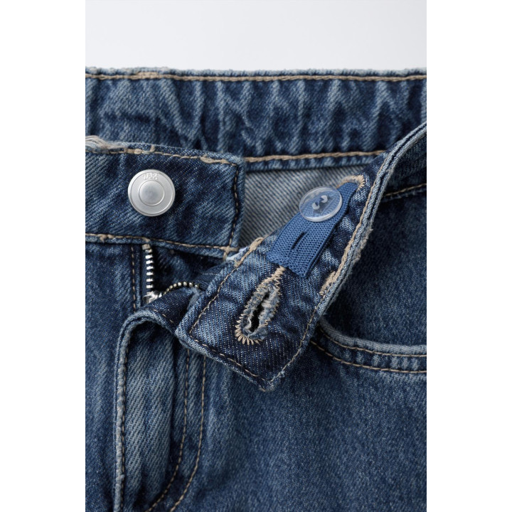 ДЖИНСЫ ПРЯМОГО КРОЯ С СЕРДЦАМИ