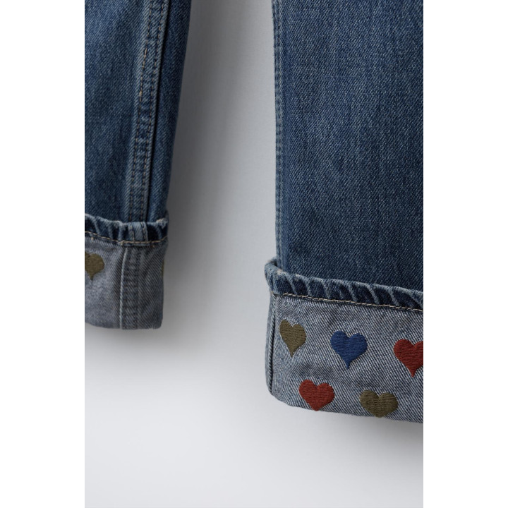 ДЖИНСЫ ПРЯМОГО КРОЯ С СЕРДЦАМИ