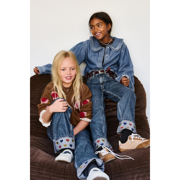 ДЖИНСЫ ПРЯМОГО КРОЯ С СЕРДЦАМИ