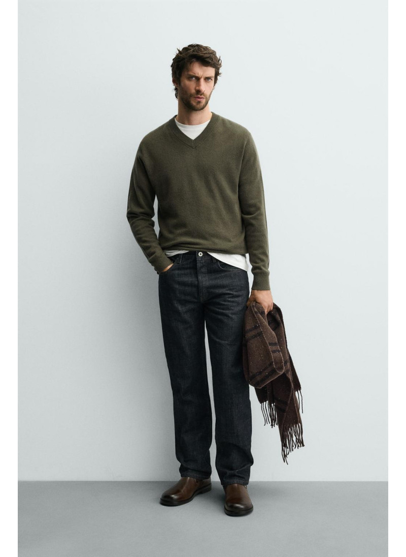 Свитер воротником v из 100% ше...