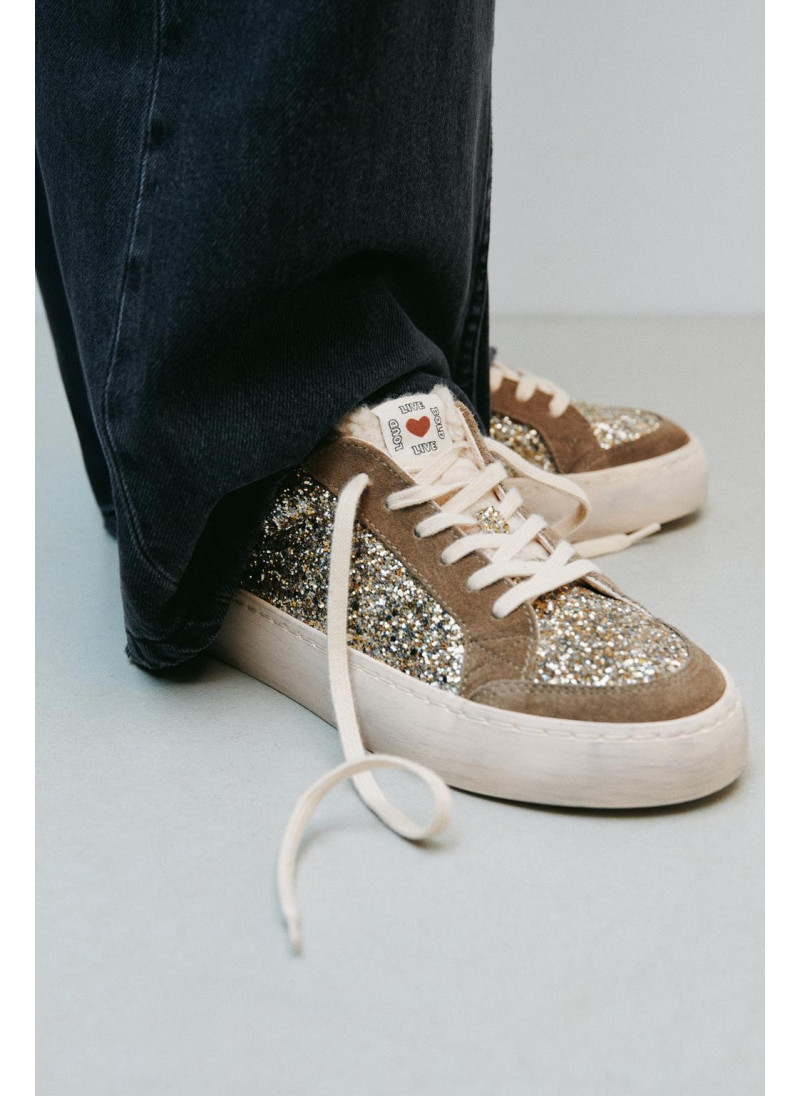 КРОССОВКИ БЛЕСТЯЩИЕ ИЗ ИСК�...