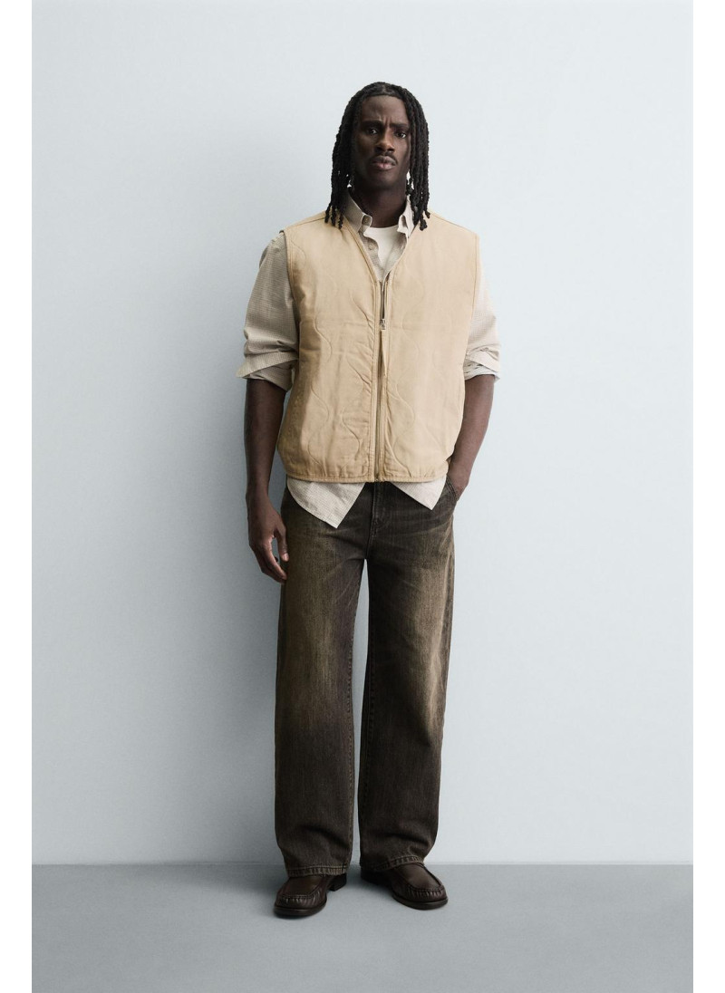 Жилет с вышитыми швами и об�...