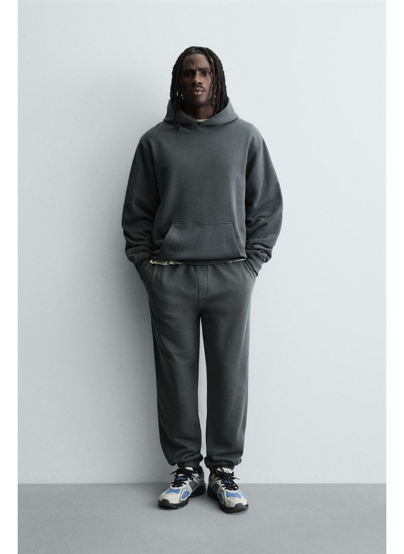 Брюки-джоггеры свободного �...