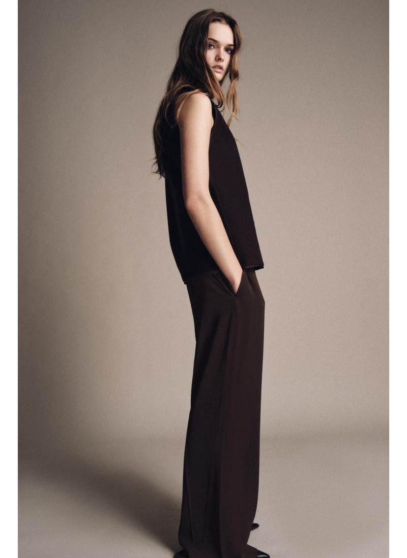 Мягкий топ без рукавов