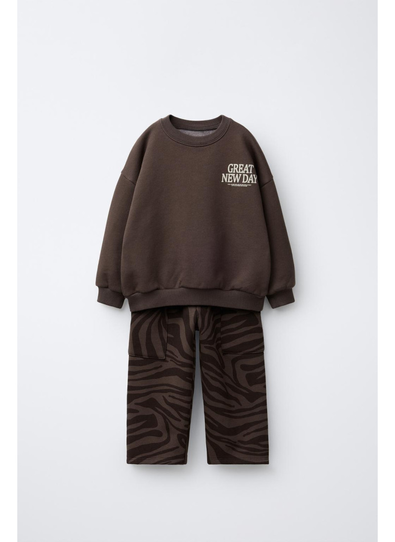 Набор кофты и брюк с принто�...