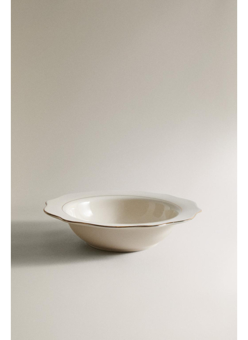 Суповая тарелка из фарфора ...