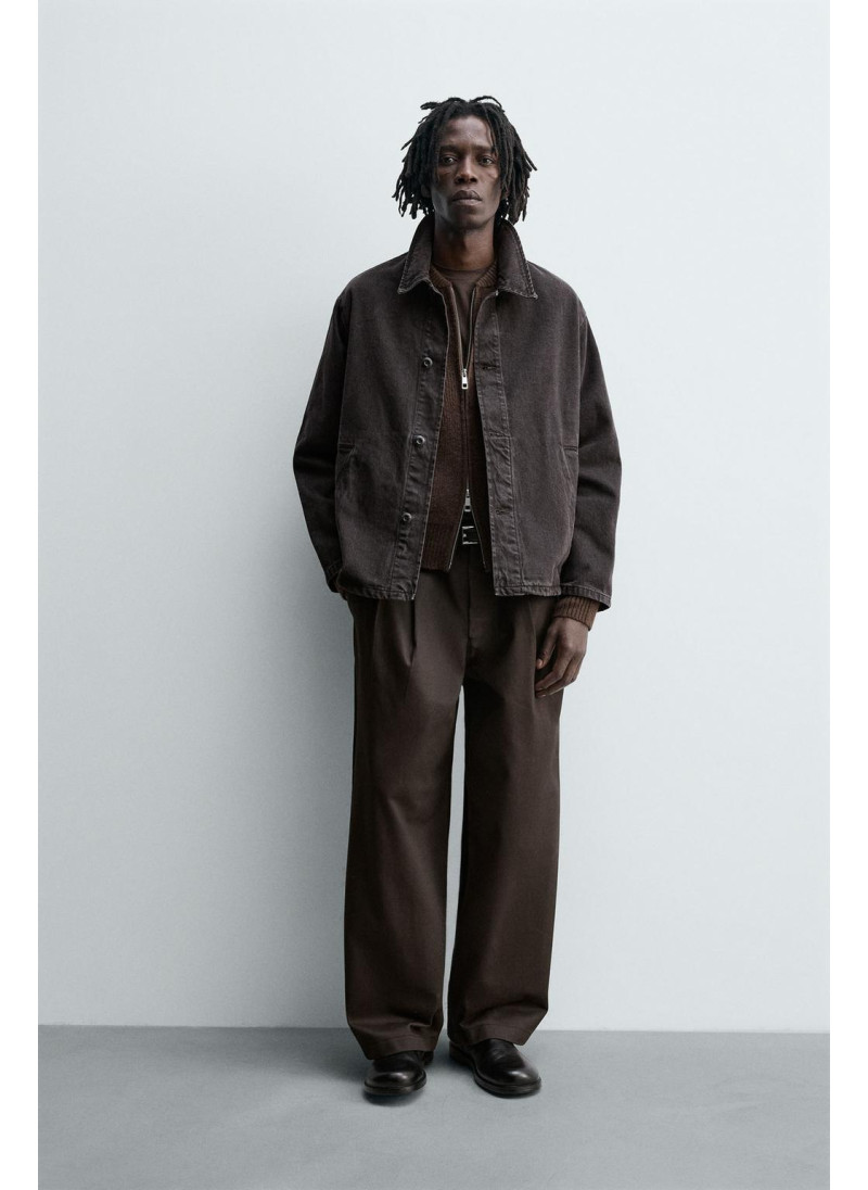 Широкие брюки-чино с защипа...