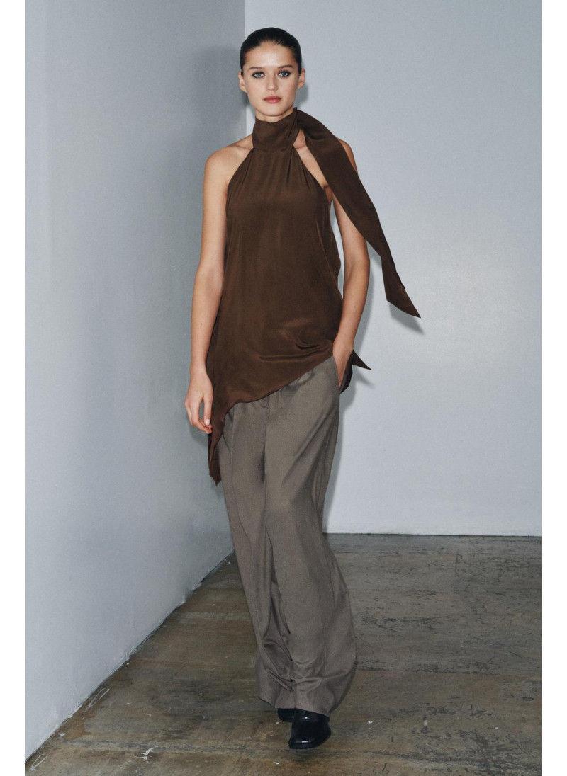 Топ с асимметричным верхом ...