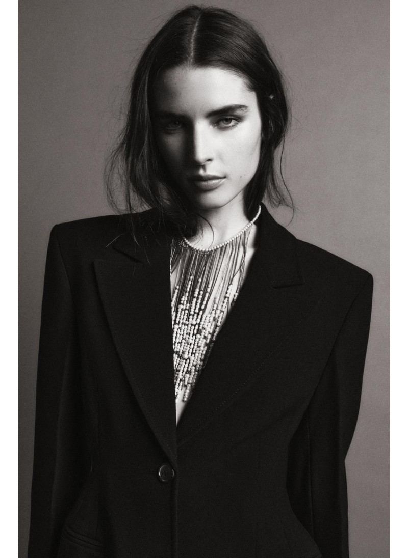 КАСКАДНОЕ ОЖЕРЕЛЬЕ С ИСКУС�...