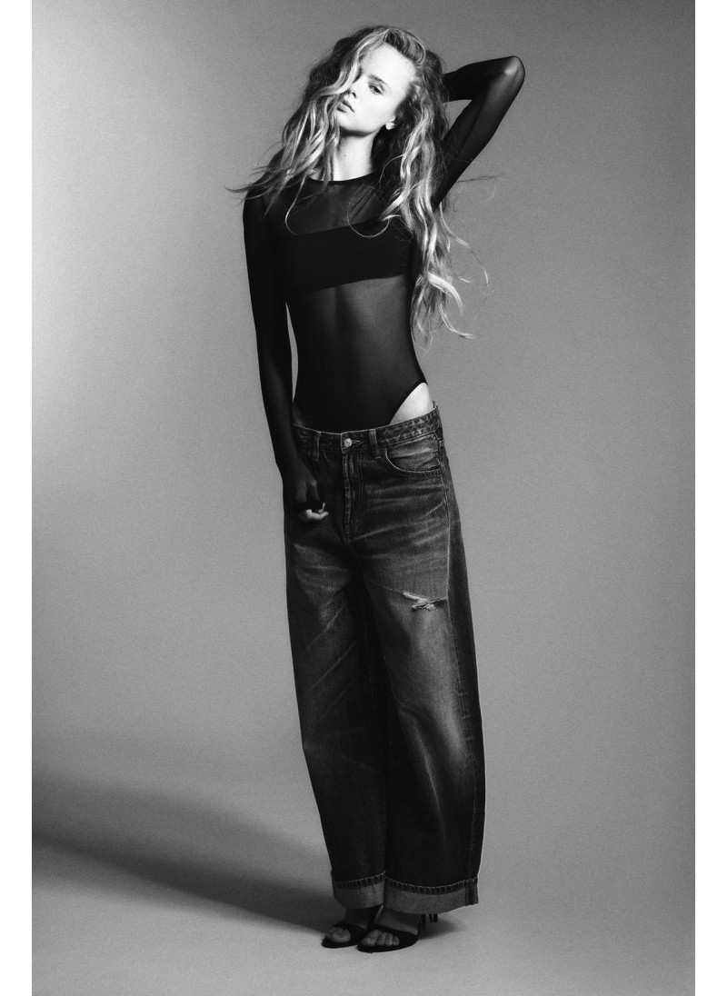 БОДИ ИЗ ТЮЛЯ КОНТРАСТНОГО Ц...