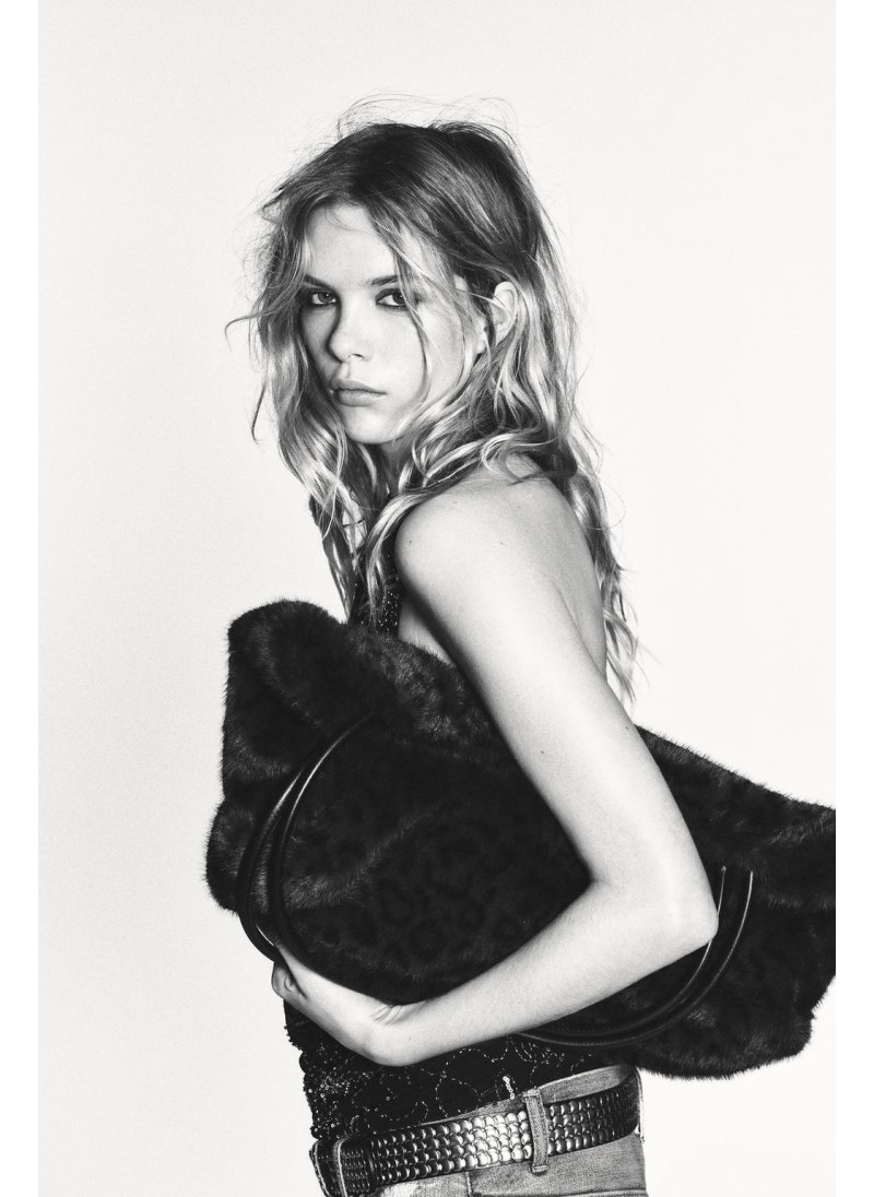 СУМКА-ШОПЕР ИЗ ИСКУССТВЕНН�...