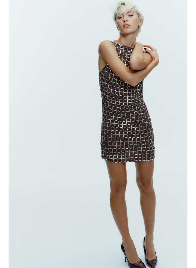 Короткое платье из сетчато�...