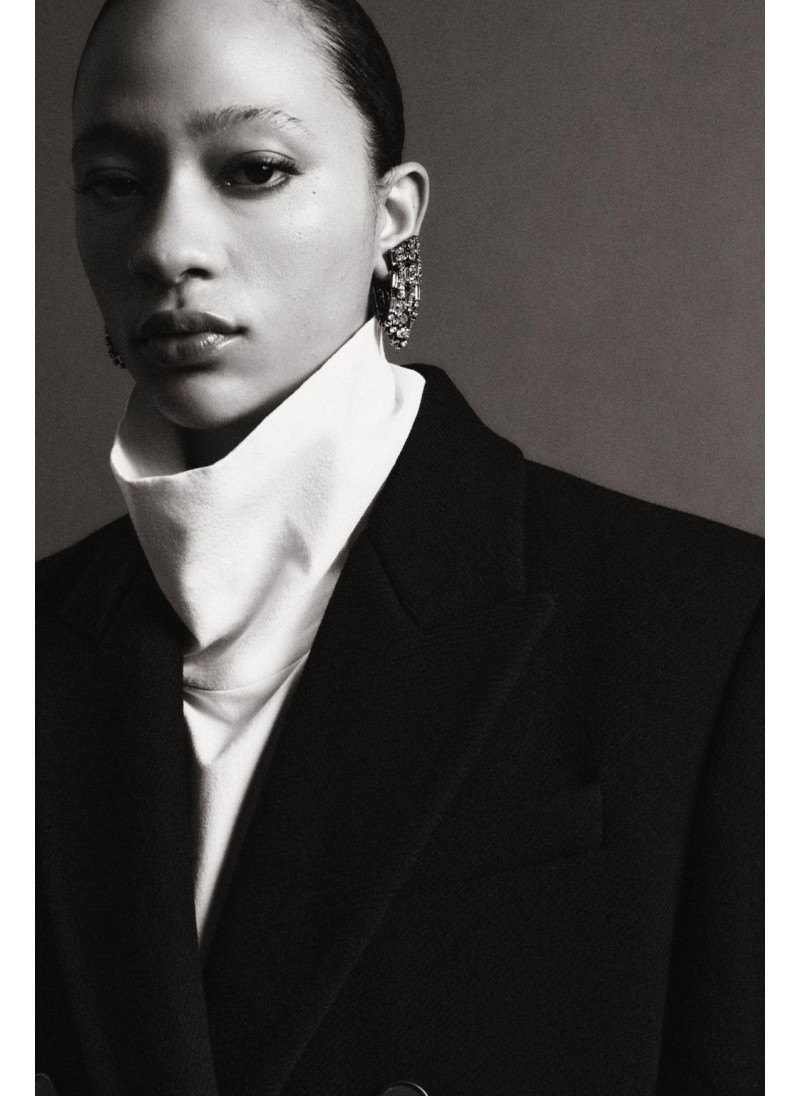 Серьги с драгоценными камн�...