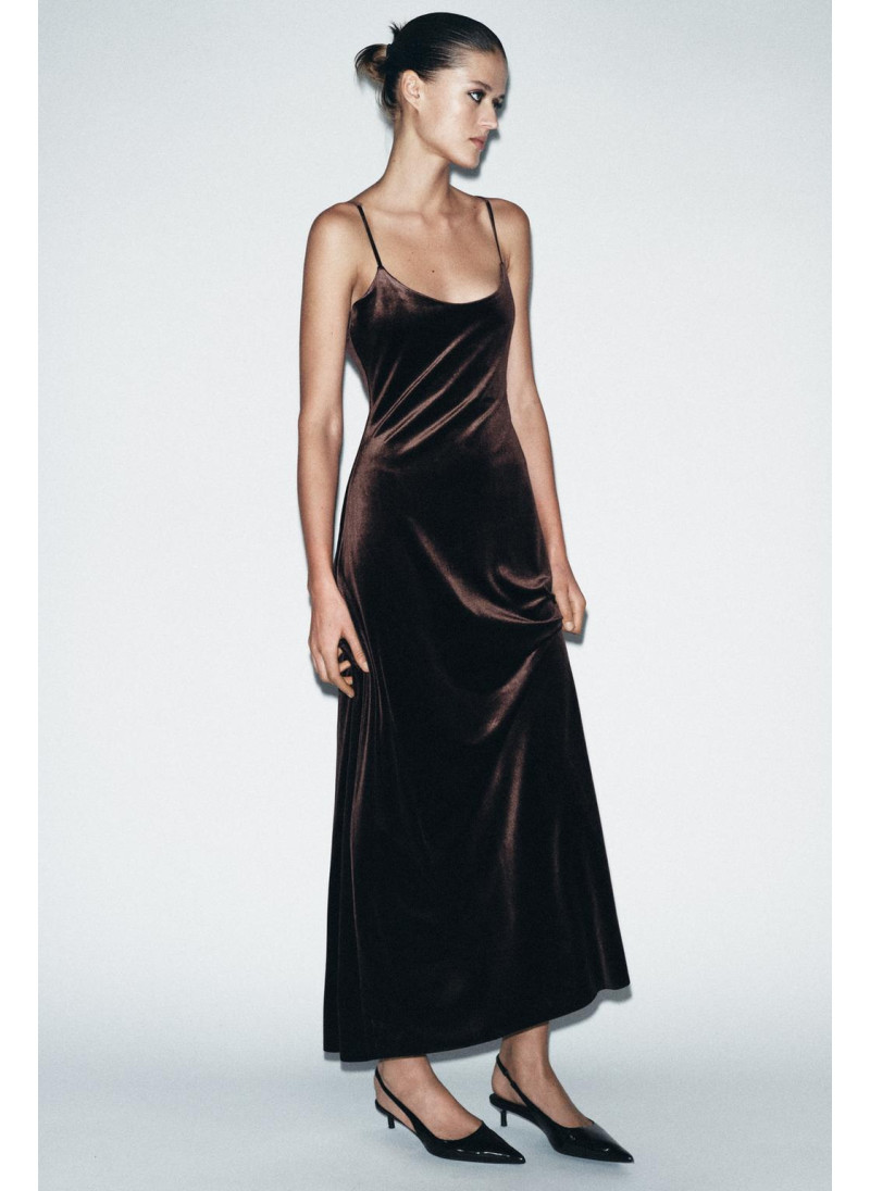 ДЛИННОЕ БАРХАТНОЕ ПЛАТЬЕ