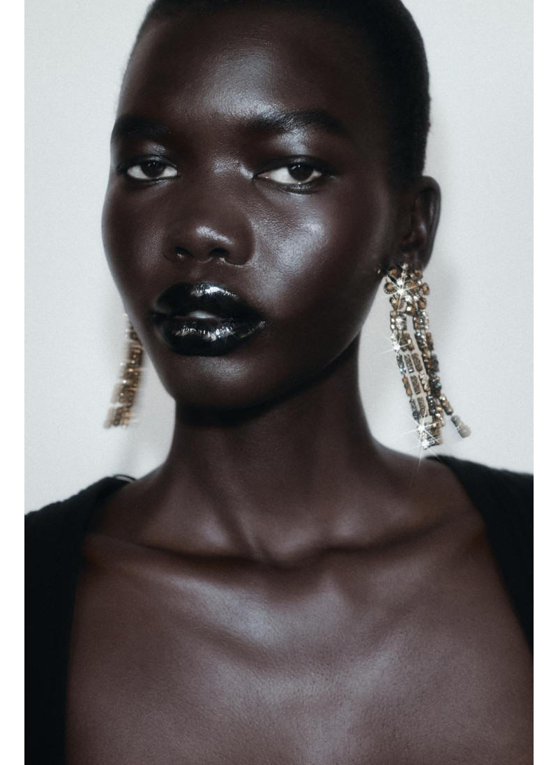 Длинные блестящие серьги