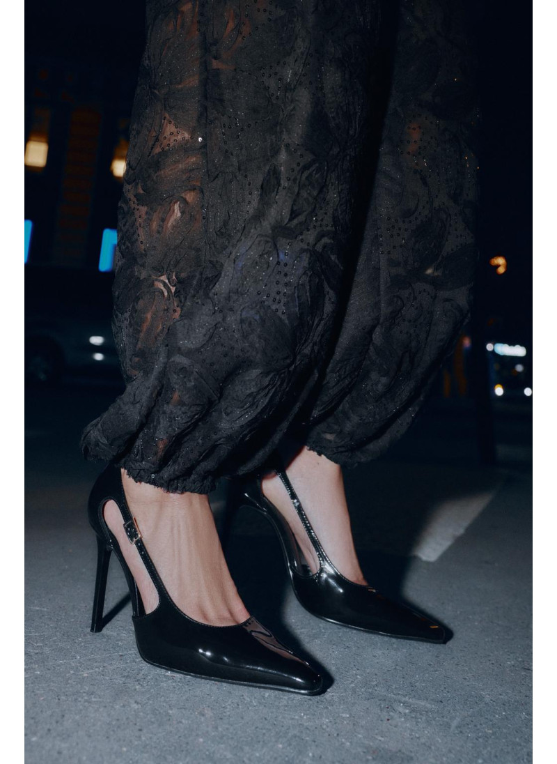 Туфли на высоком каблуке с �...