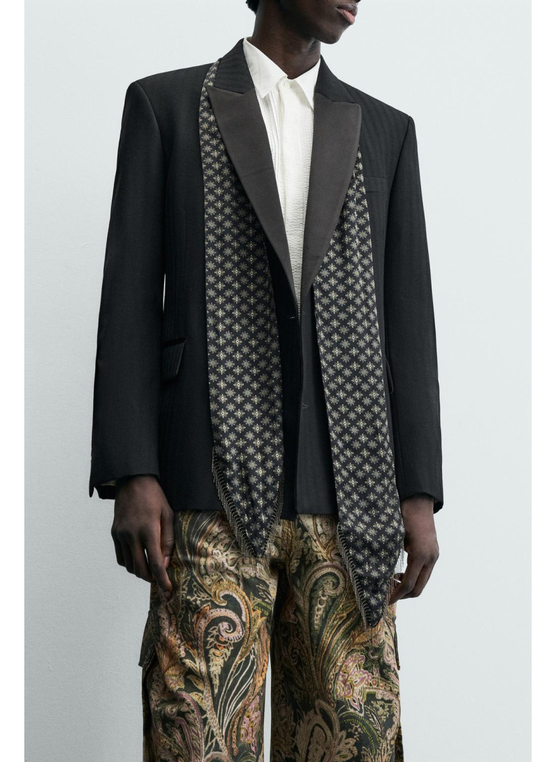 Платок из ограниченной кол�...