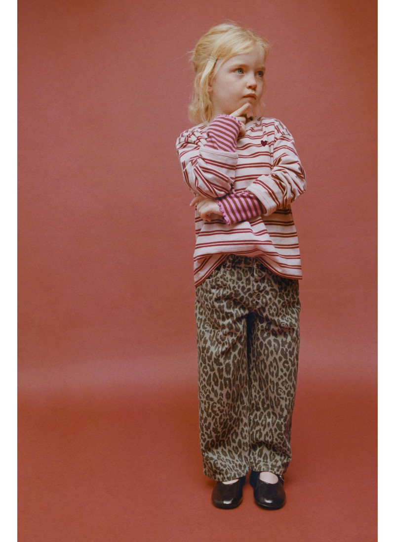 БРЮКИ ИЗ САРЖИ С АНИМАЛИСТИ...