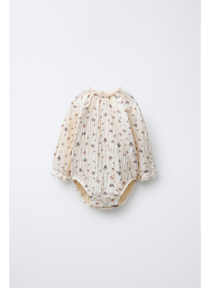 БОДИ С ЦВЕТОЧНЫМ КРУЖЕВОМ