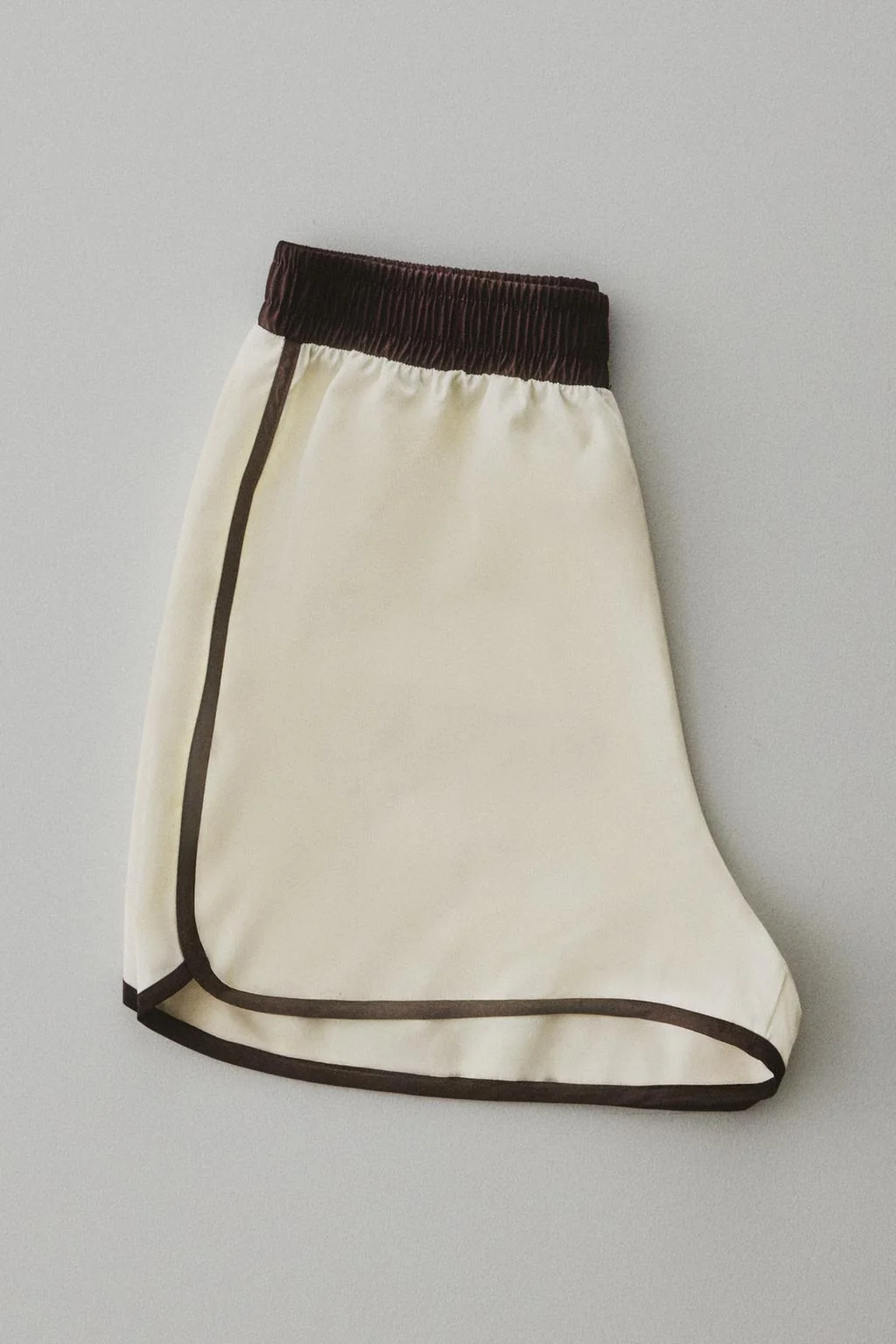 Спортивные шорты