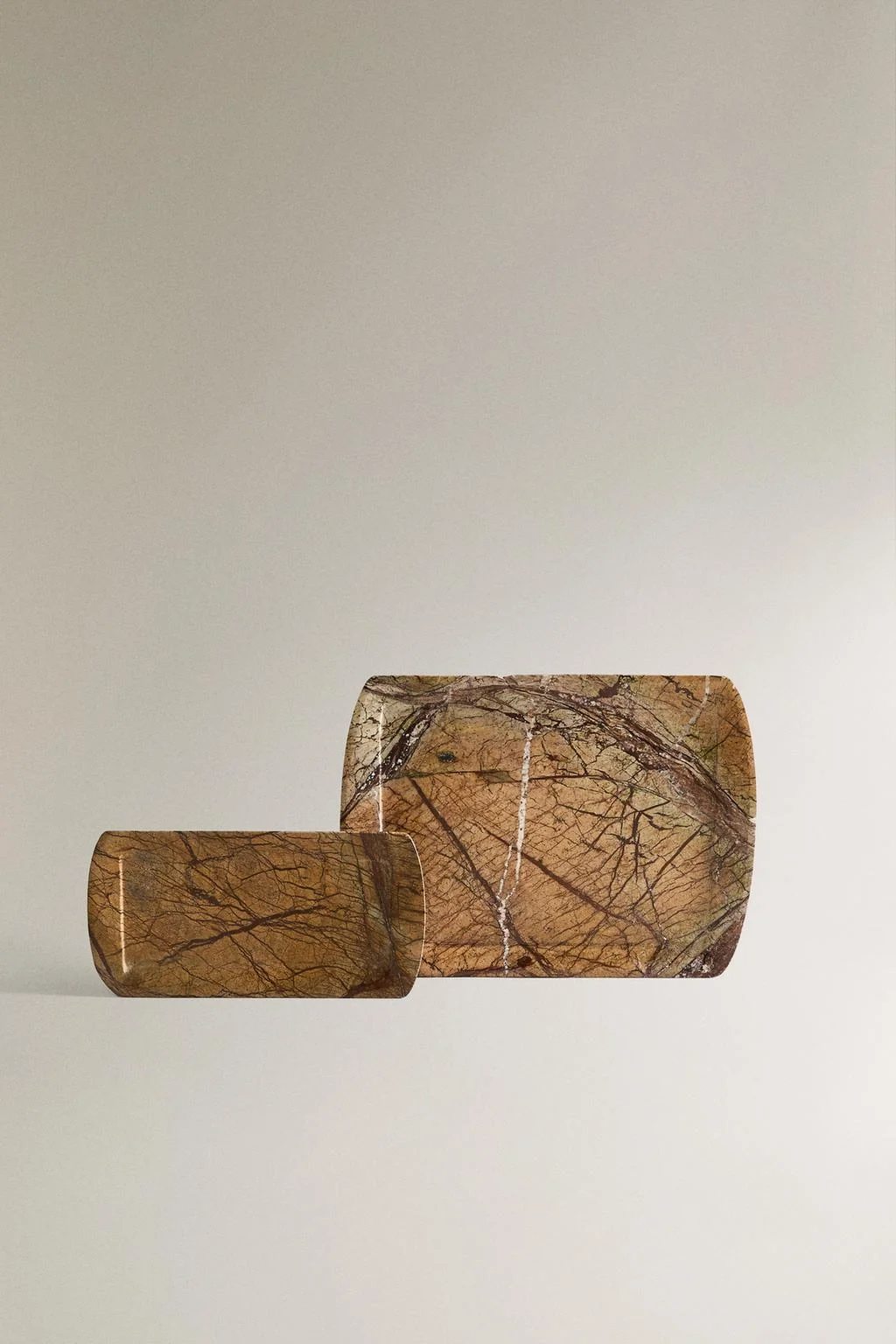 Мраморный поднос — Приставки