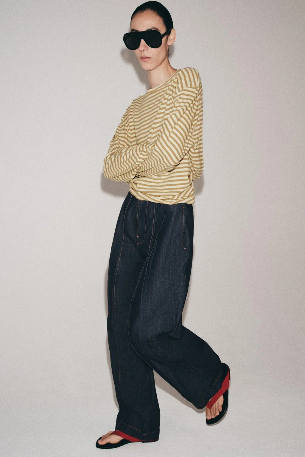 Футболка из хлопка и льна в полоску