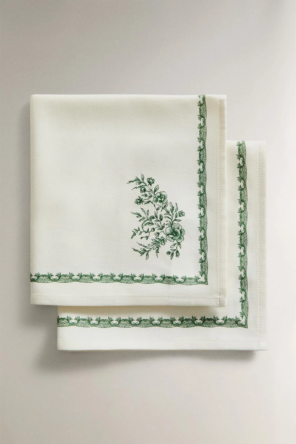 НАБОР ИЗ 2 САЛФЕТОК ИЗ ПРИНТА САТЕНА — Белье для стола