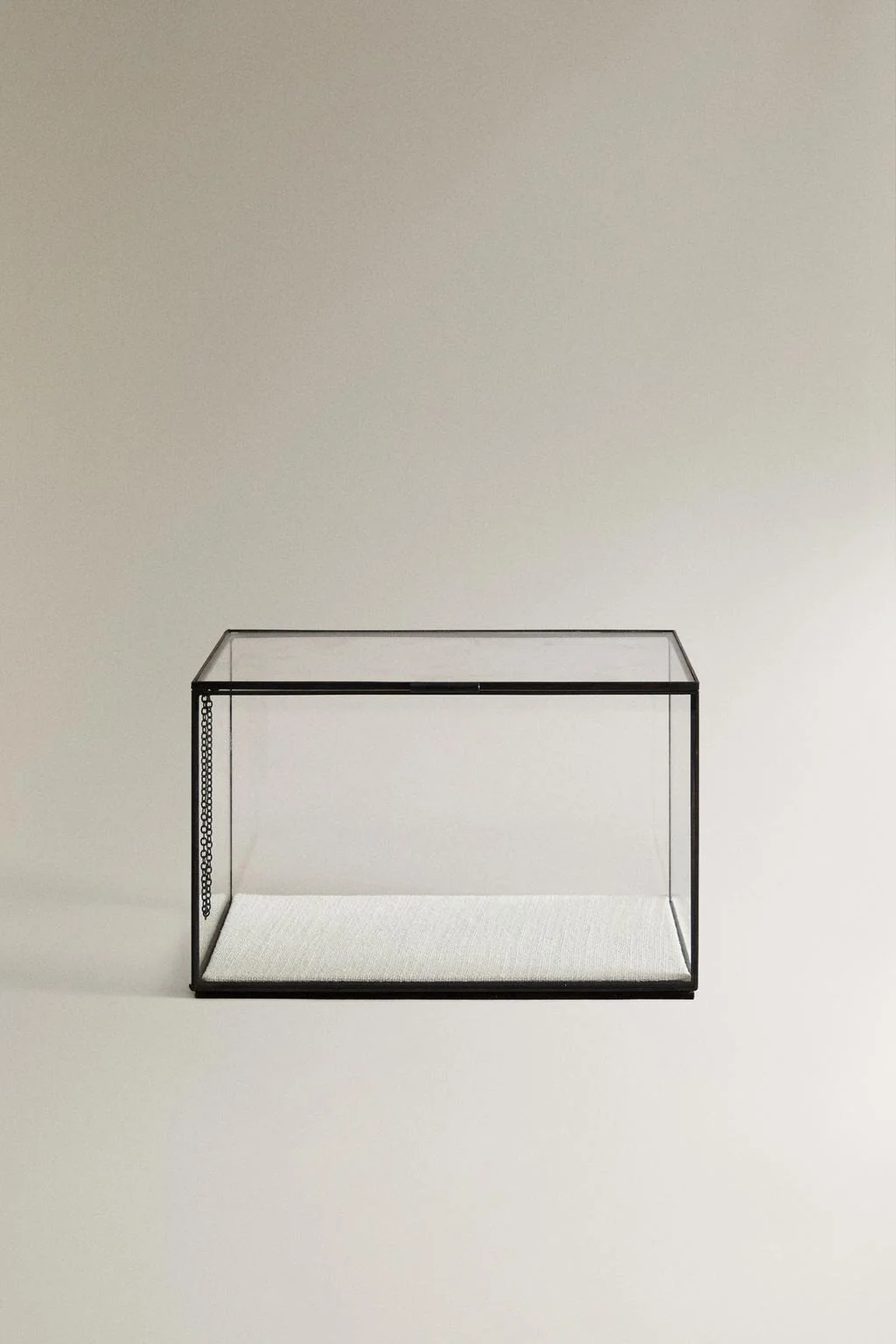 Шкатулка для украшений с черной металлической окантовкой — Боксы с ювелирными изделиями