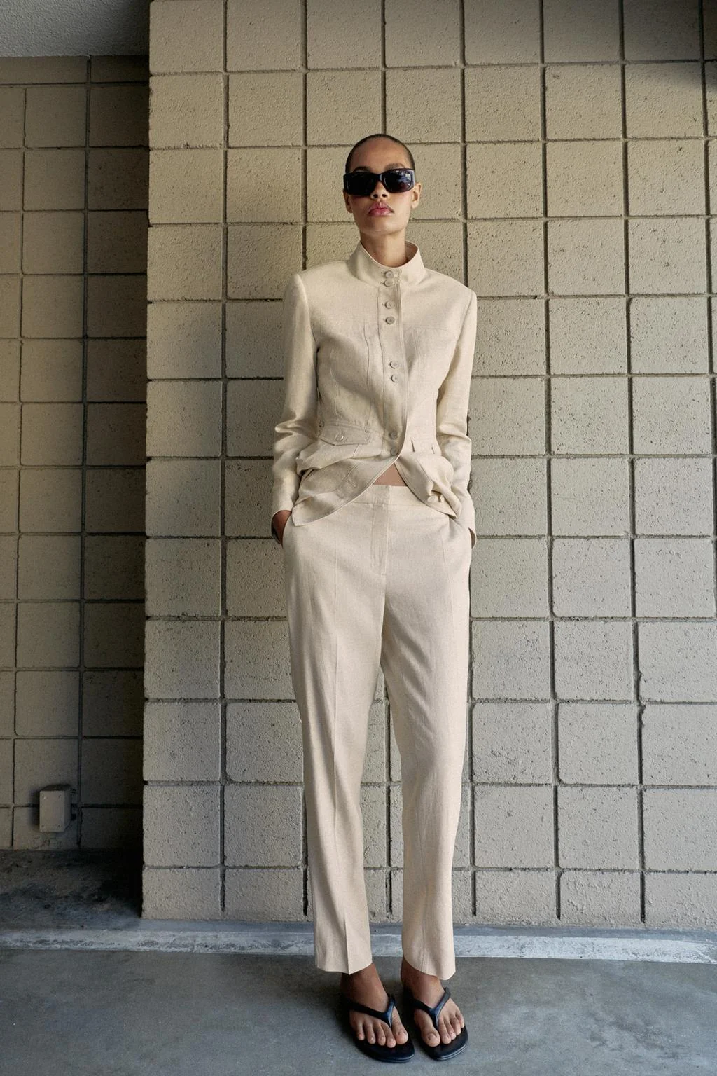 Узкие брюки-капри из льняной смеси