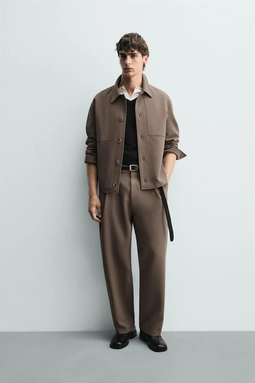 Брюки со складками свободного кроя