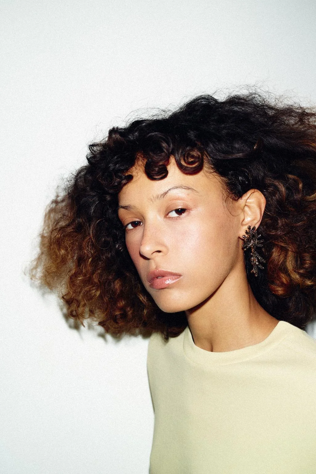 Серёжки-капли с коралловым отливом — Ювелирные изделия