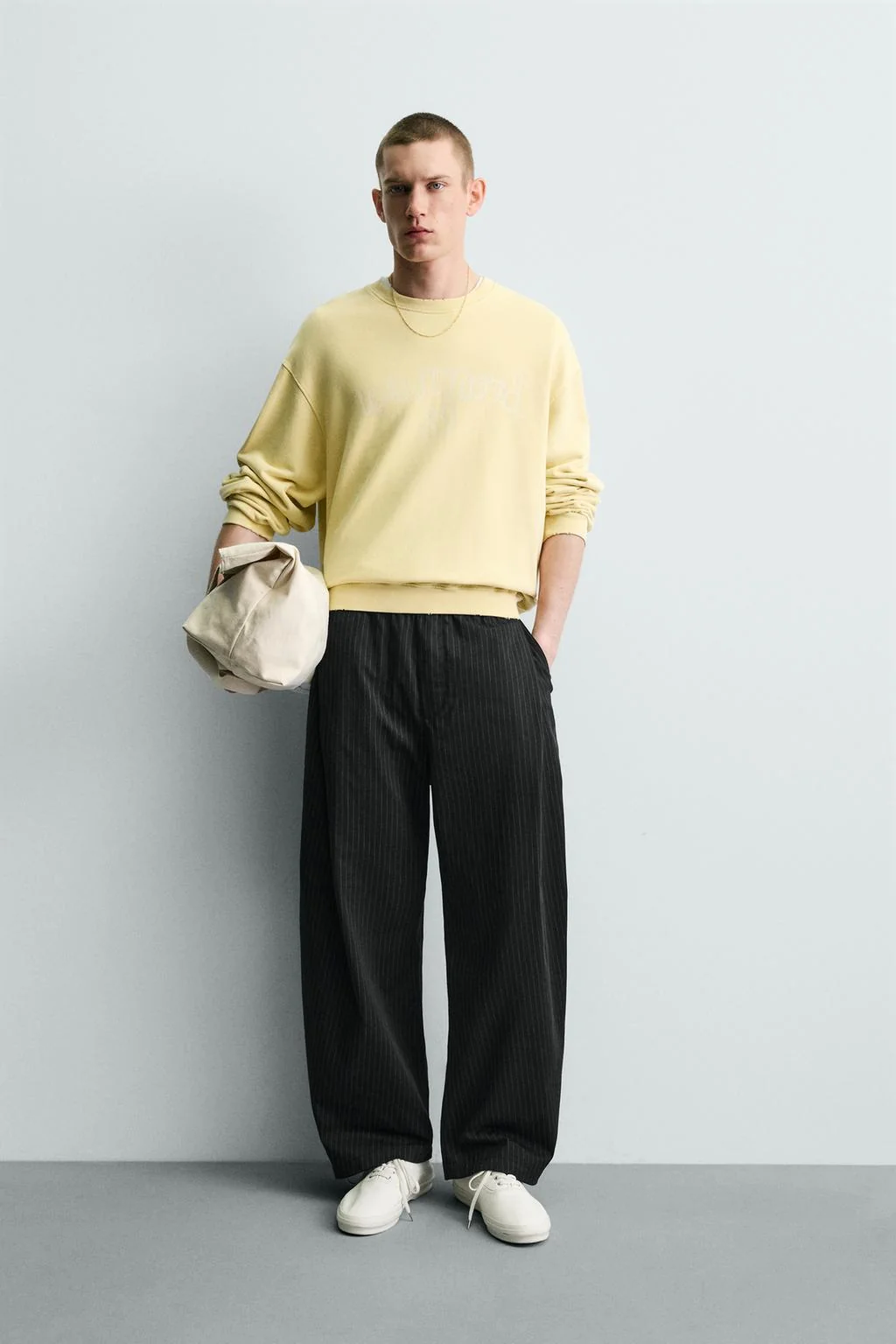 Широкие брюки с драпировкой — Со складками