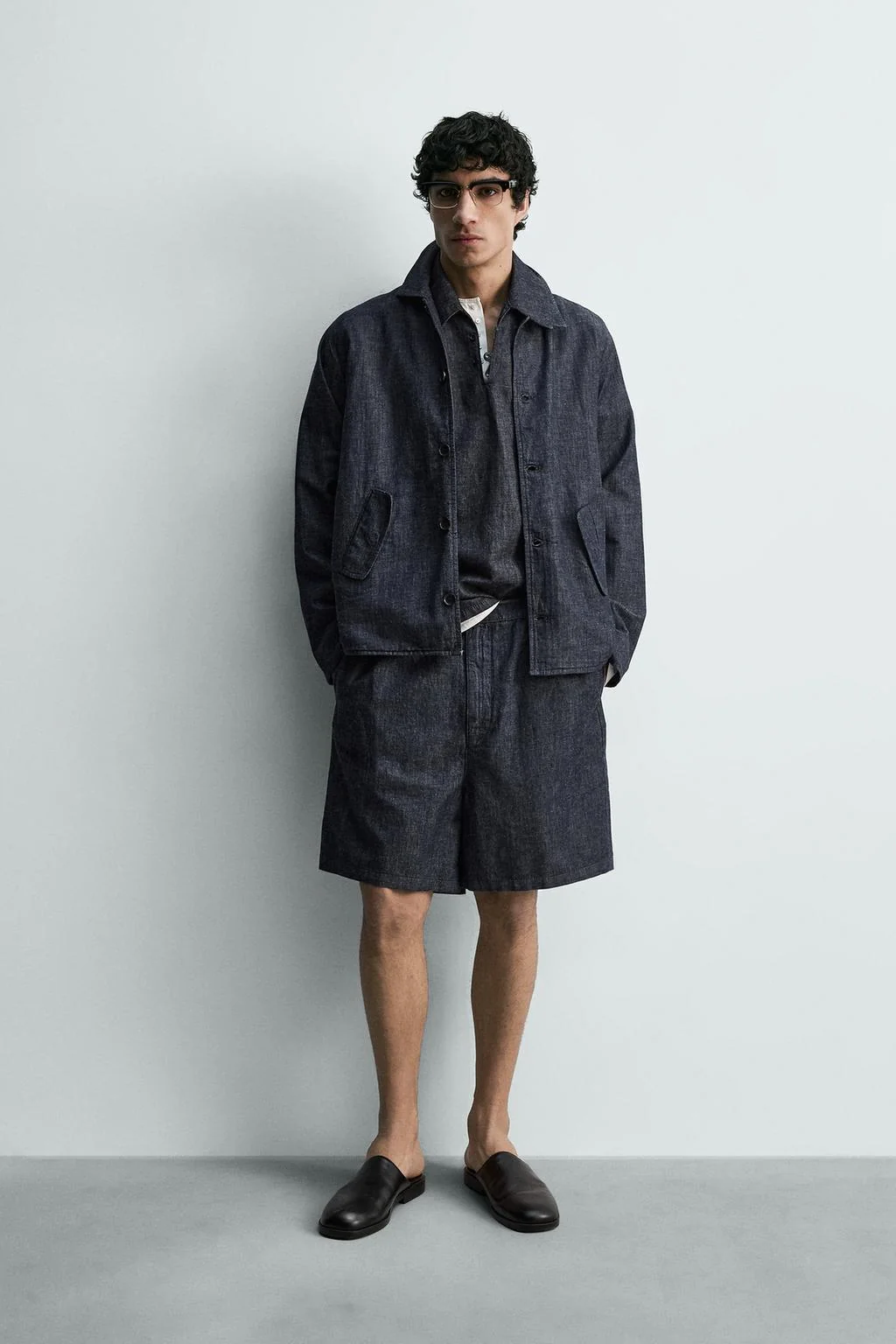 Легкие джинсовые бермуды — Джинсы