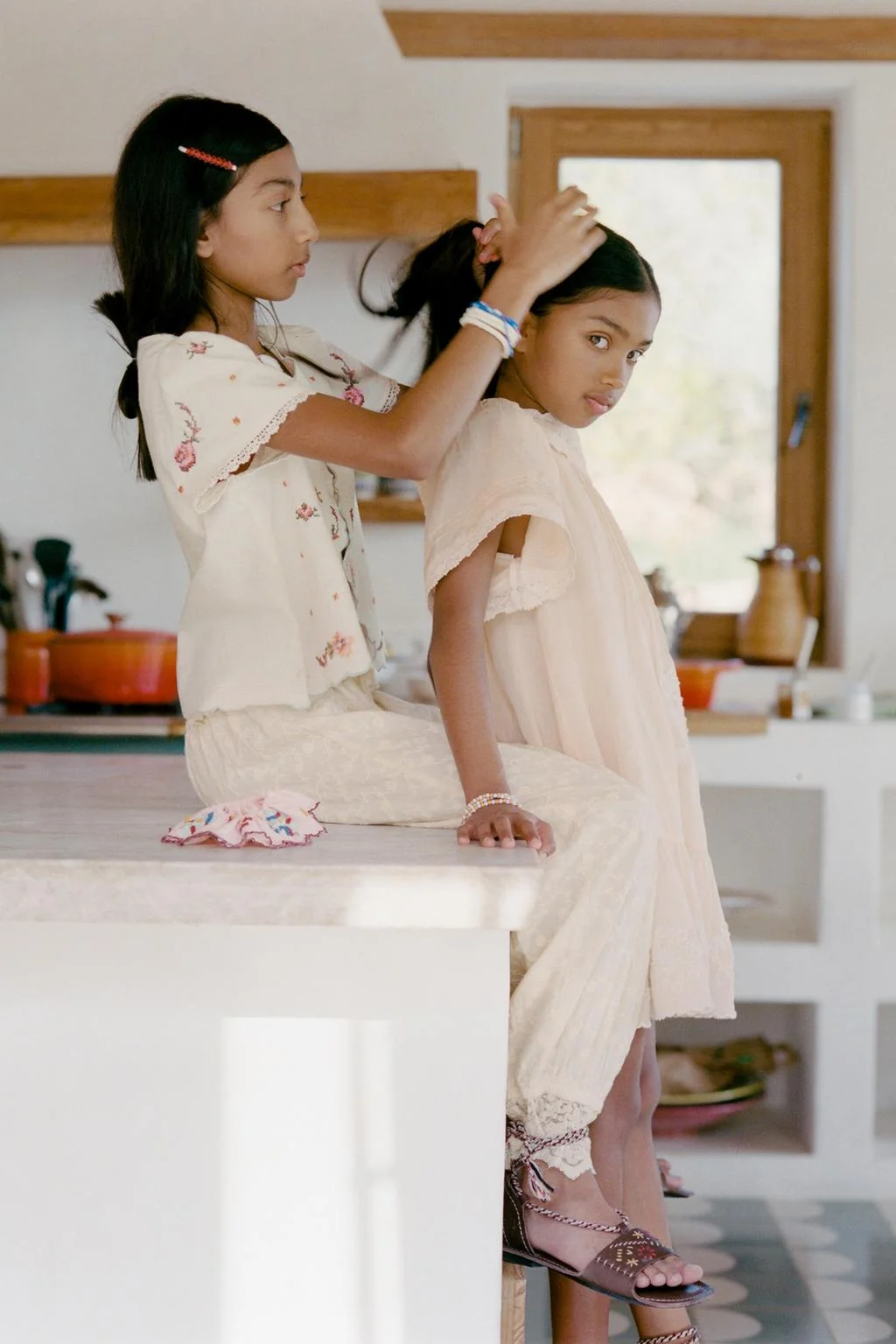 Вышитые кожаные сандалии — Специальная серия