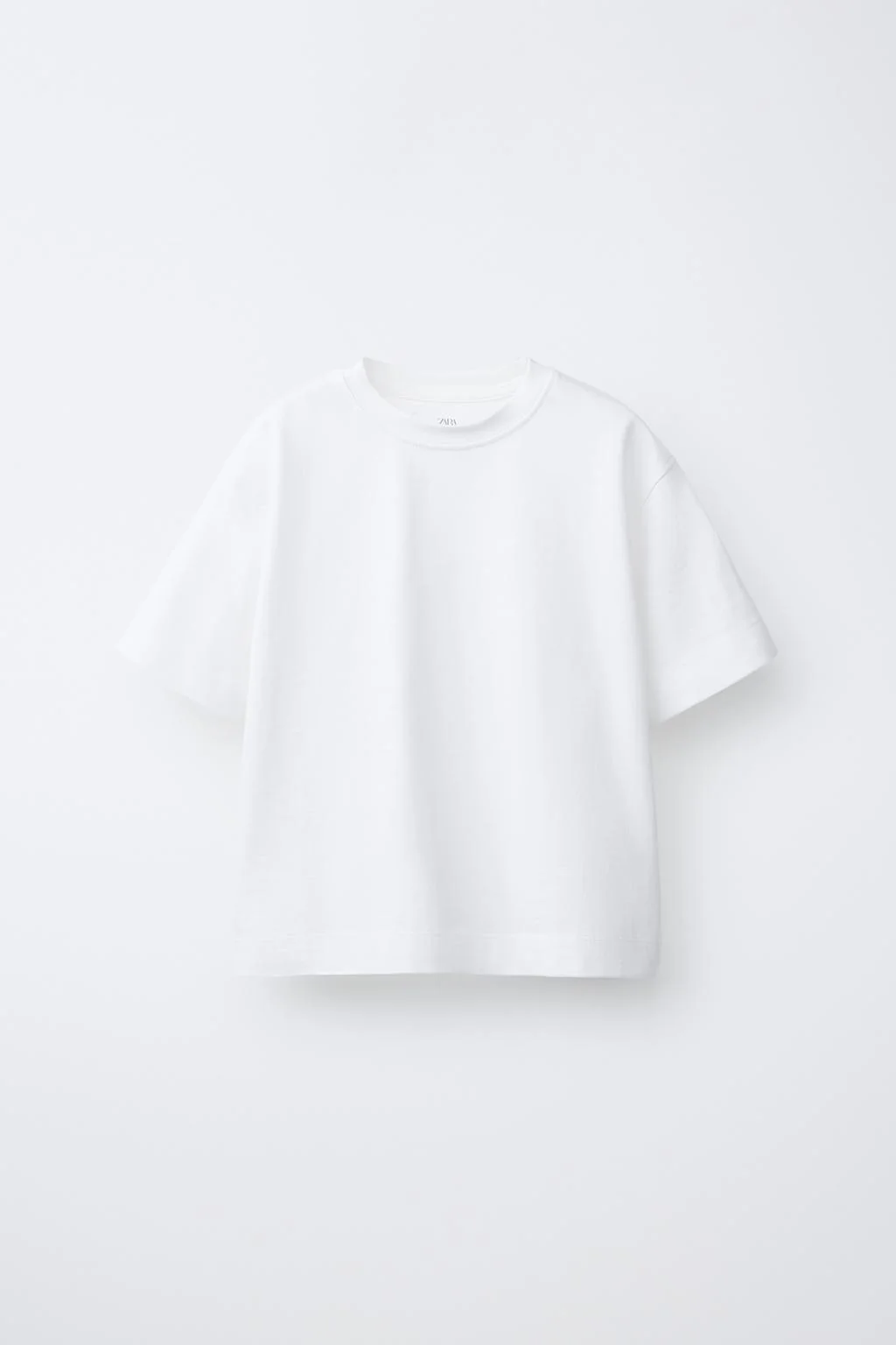 Однотонная плотная футболка — КЛУБ ЧУДЕСНЫХ ДЕТЕЙ