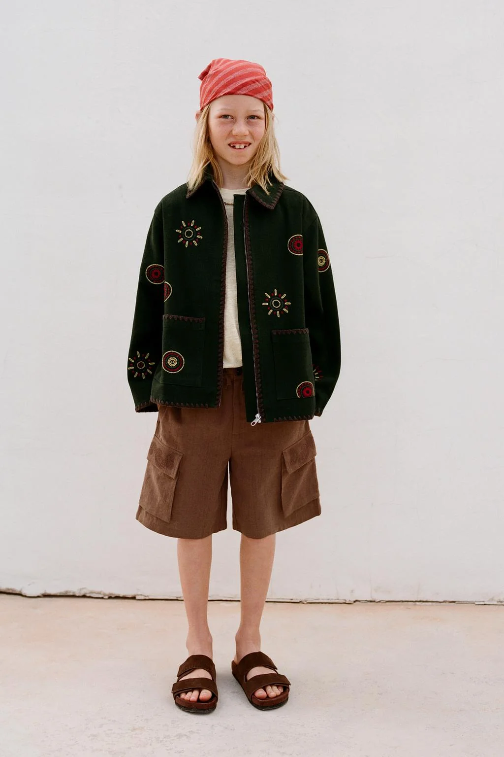 Куртка с контрастной вышивкой — Специальная серия