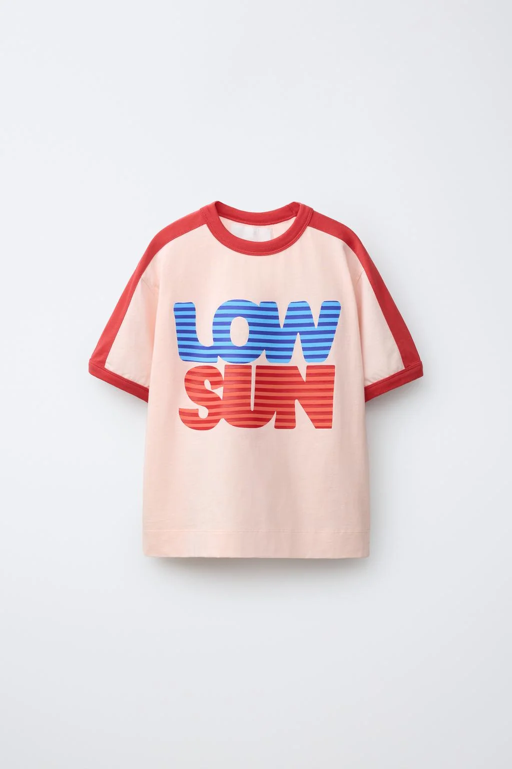 Футболка с контрастной окантовкой и лозунгом — Концепции